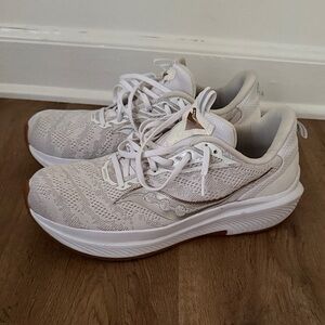 Men’s Saucony Echelon 9